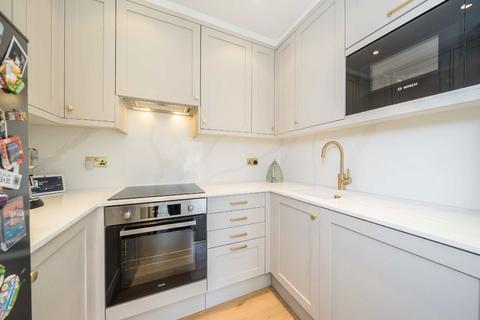 2 bedroom flat for sale, Garratt Lane, London SW17
