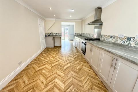 4 bedroom detached house to rent, Birchwood Road, Marton-In-Cleveland, Middlesbrough