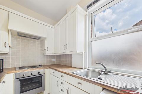 2 bedroom flat to rent, Radnor Road, Harrow