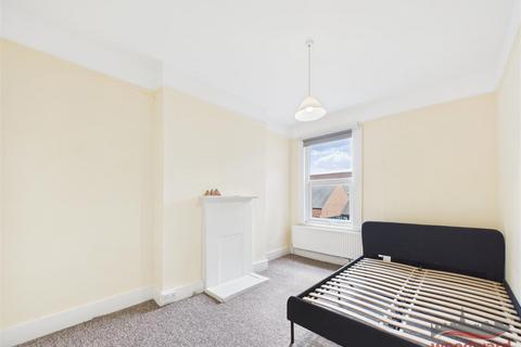 2 bedroom flat to rent, Radnor Road, Harrow