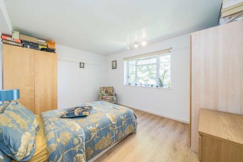 2 bedroom flat for sale, Bollo Lane, London W3
