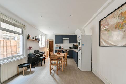 2 bedroom maisonette for sale, Mellison Road, Tooting, London, SW17