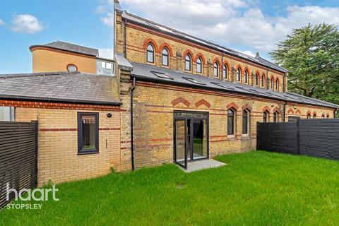 2 bedroom character property for sale, Mallard Road, Abbots Langley