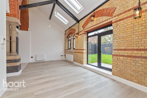 2 bedroom character property for sale, Mallard Road, Abbots Langley
