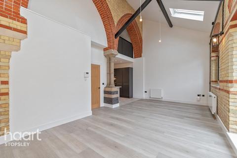 2 bedroom character property for sale, Mallard Road, Abbots Langley
