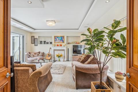 6 bedroom detached house for sale, Wexham Street, Slough, SL3