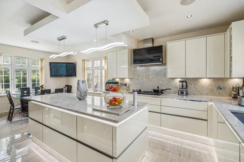 6 bedroom detached house for sale, Wexham Street, Slough, SL3