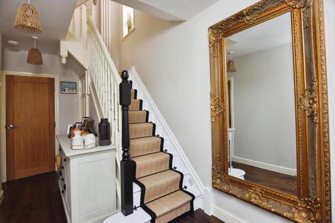 4 bedroom semi-detached house for sale, Penyghent Avenue, York, YO31
