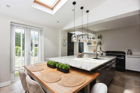 4 bedroom semi-detached house for sale, Penyghent Avenue, York, YO31