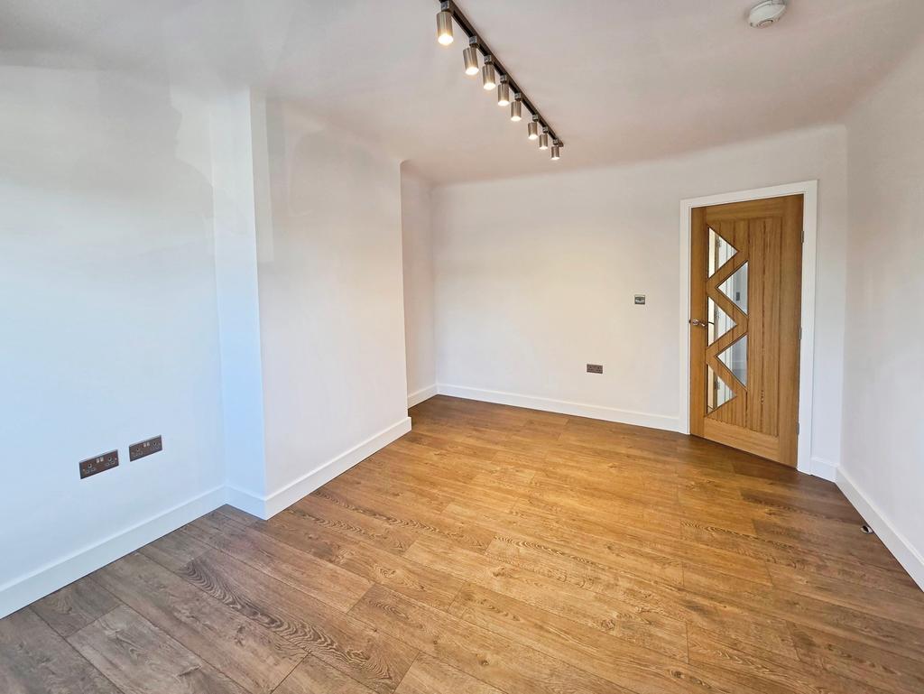 Apartment in Stanmore - View 4