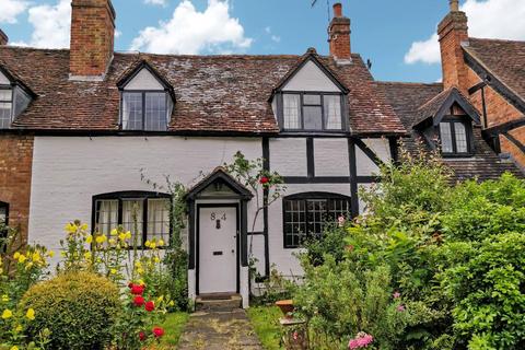2 bed terraced house for rent in Bridge End, Warwick