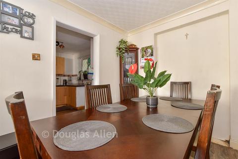 3 bedroom terraced house for sale, Shepeshall, Basildon SS15