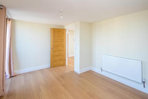 undefined, Clifden Road, Brentford TW8