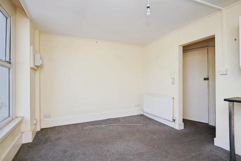 1 bedroom flat for sale, Folkestone Road, Dover, Kent, CT17