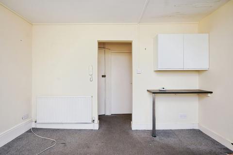 1 bedroom flat for sale, Folkestone Road, Dover, Kent, CT17