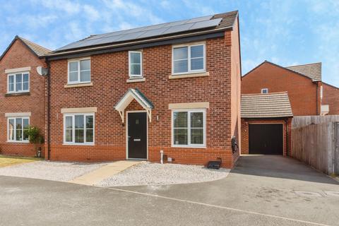 4 bedroom detached house for sale, Heath Place, Winsford
