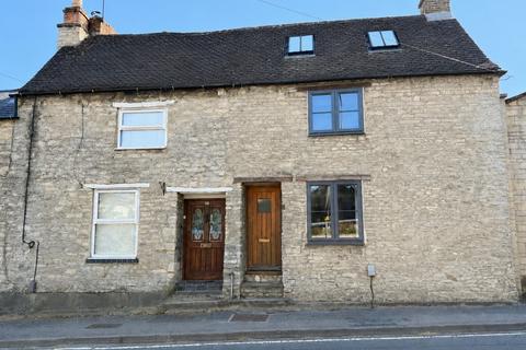 3 bedroom semi-detached house to rent, Newland, Witney OX28