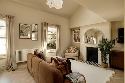 Saltoun Road, London SW2