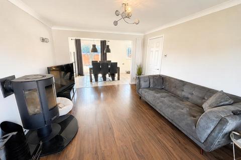 4 bedroom detached house for sale, Parkside Close, Manchester M26