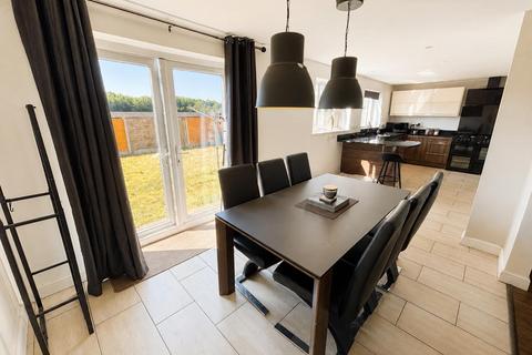 4 bedroom detached house for sale, Parkside Close, Manchester M26