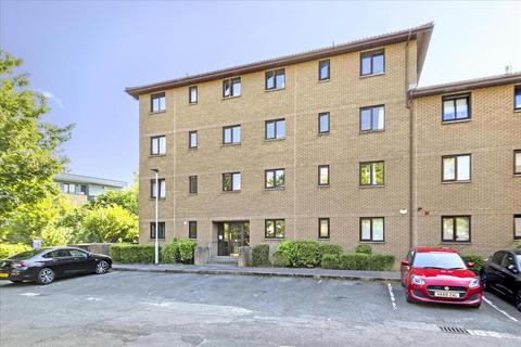 2 bedroom flat for sale, 15/10 Allanfield, Edinburgh, EH7