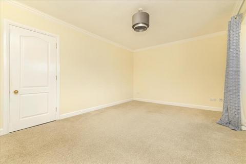 2 bedroom flat for sale, 15/10 Allanfield, Edinburgh, EH7