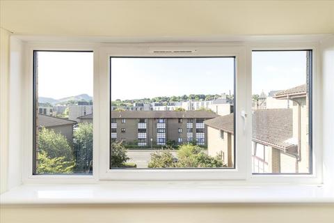 2 bedroom flat for sale, 15/10 Allanfield, Edinburgh, EH7