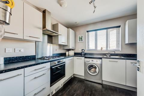 2 bedroom flat for sale, Trowbridge Close, Swindon