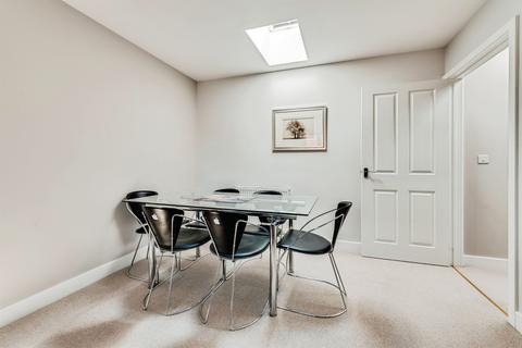 2 bedroom flat for sale, Trowbridge Close, Swindon
