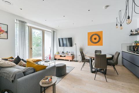 2 bedroom flat for sale, Balham High Road, Balham, LONDON, SW17