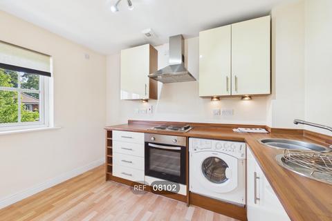 2 bedroom flat to rent, Rubys Walk, Fernwood, Newark, NG24 3FA