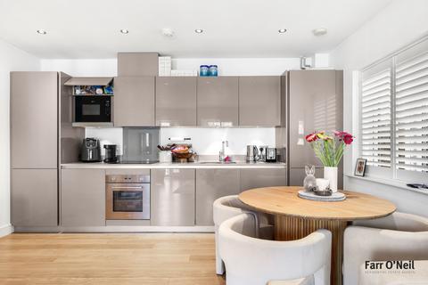 2 bedroom apartment for sale, Queens Road, Buckhurst Hill, IG9