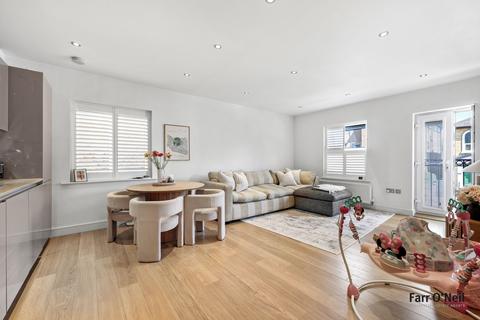 2 bedroom apartment for sale, Queens Road, Buckhurst Hill, IG9