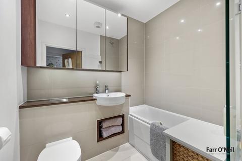 2 bedroom apartment for sale, Queens Road, Buckhurst Hill, IG9