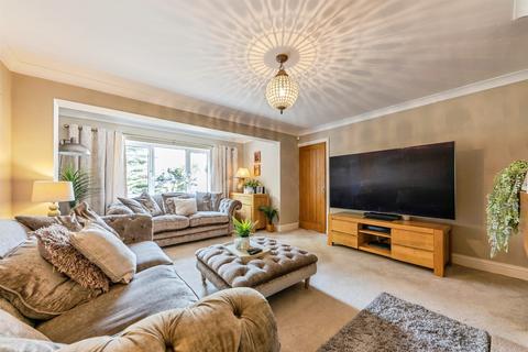 4 bedroom detached house for sale, Lincoln Road, Sleaford