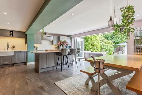 4 bedroom detached house for sale, Lincoln Road, Sleaford