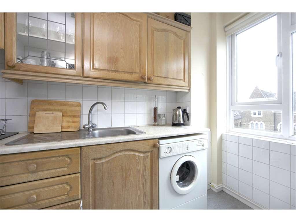 Apartment in London - View 5