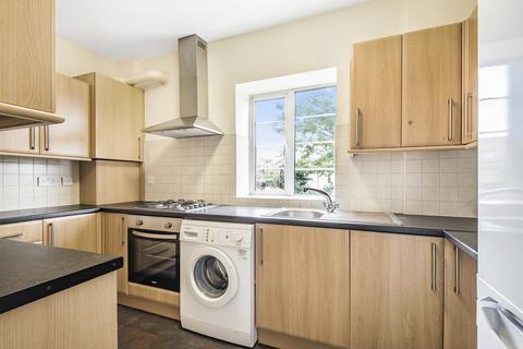 2 bedroom flat to rent, The Drive, London, E18