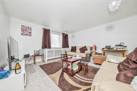 2 bedroom flat for sale, Emmanuel Close, Ipswich, Suffolk, IP2