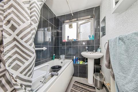 2 bedroom flat for sale, Emmanuel Close, Ipswich, Suffolk, IP2