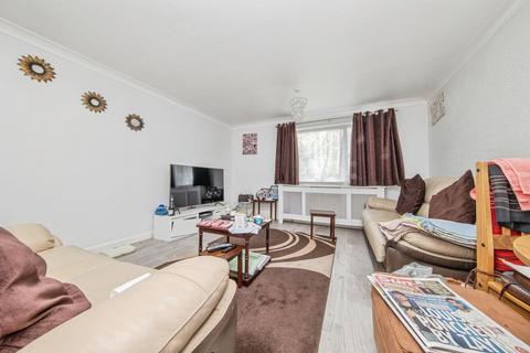 2 bedroom flat for sale, Emmanuel Close, Ipswich, Suffolk, IP2