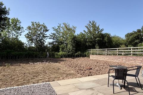 3 bedroom detached house for sale, The Barn Yard, Woonton