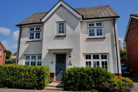 4 bedroom detached house for sale, Comet Crescent,, Calne
