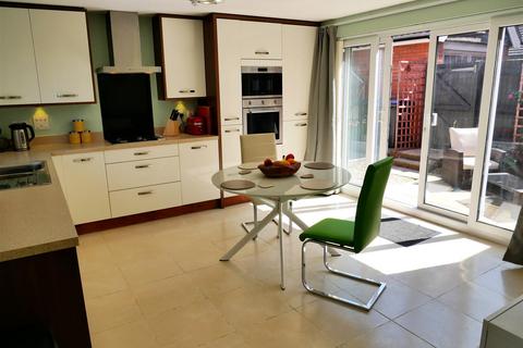 4 bedroom detached house for sale, Comet Crescent,, Calne