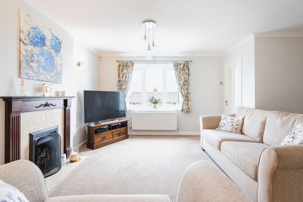 House in North East Derbyshire, Dronfield - More