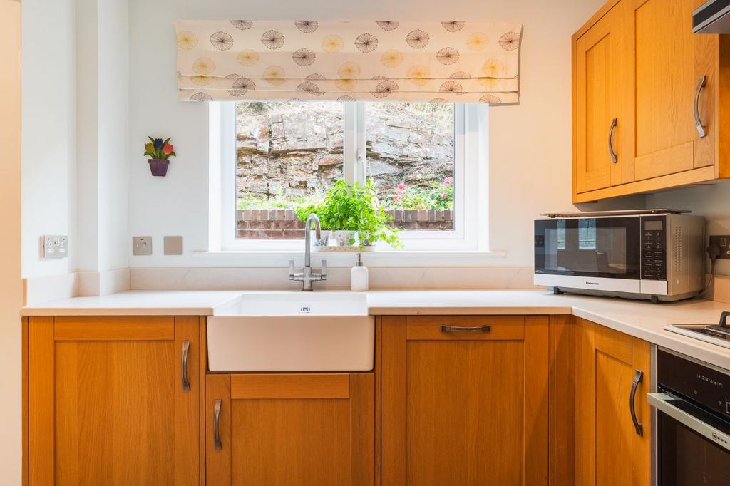 House in North East Derbyshire, Dronfield - View 2