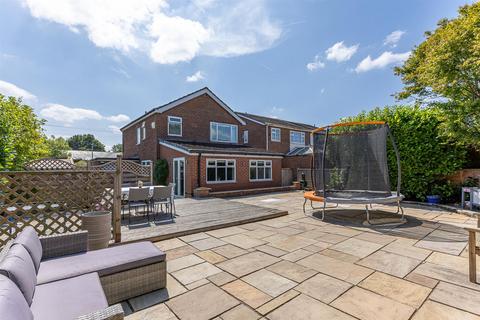 3 bedroom detached house for sale, Lee Green, Mirfield WF14