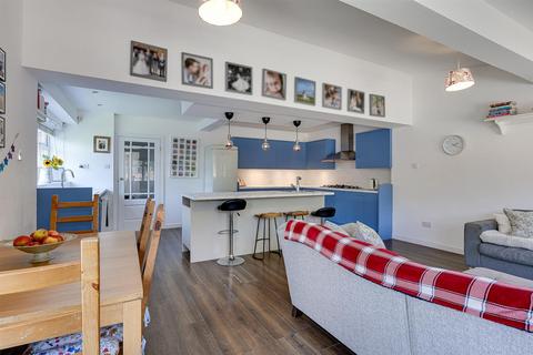 3 bedroom detached house for sale, Lee Green, Mirfield WF14