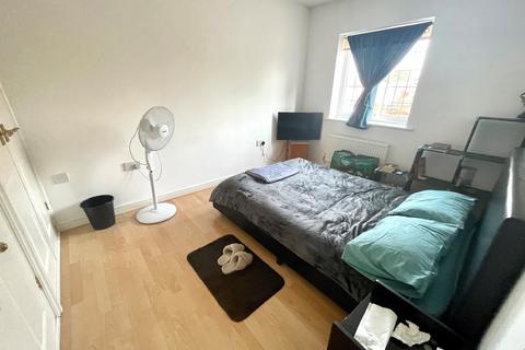 3 bedroom terraced house to rent, Gala Drive, Alvaston, DE24