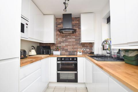 2 bedroom ground floor maisonette for sale, Priory Close, Walton-on-Thames, KT12